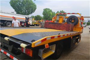 英山附近拖车电话号码服务